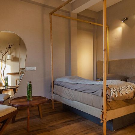 Exstasy Stays - Bathtub Rooms & Cafe - Your Romantic & Cozy Getaway - Thhpsociety - Mukteshwar Kültér fotó