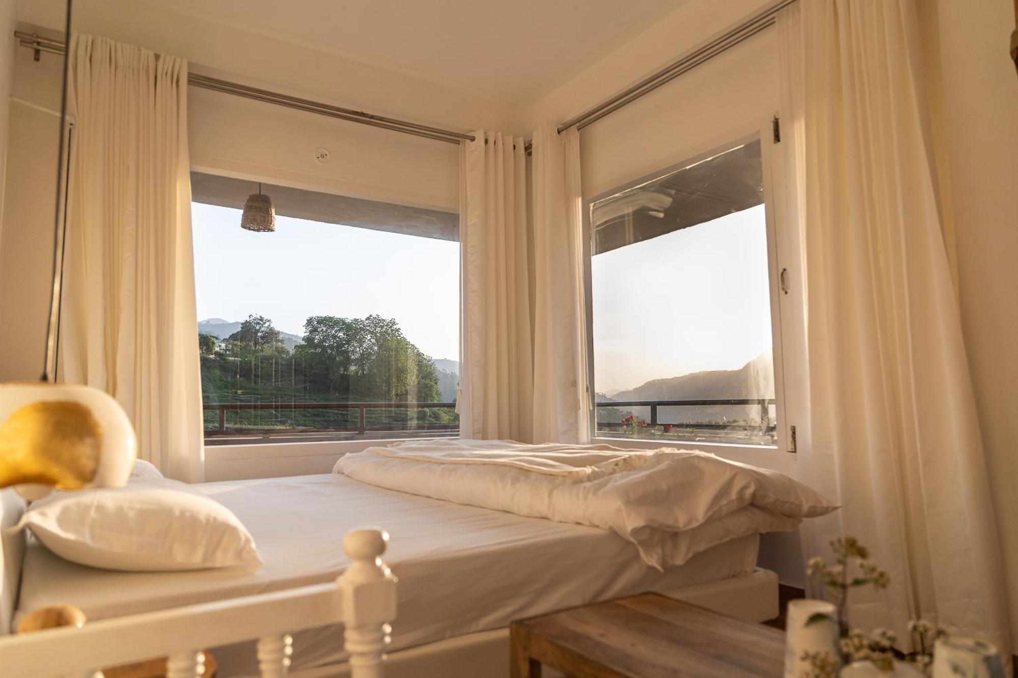 Exstasy Stays - Bathtub Rooms & Cafe - Your Romantic & Cozy Getaway - Thhpsociety - Mukteshwar Kültér fotó