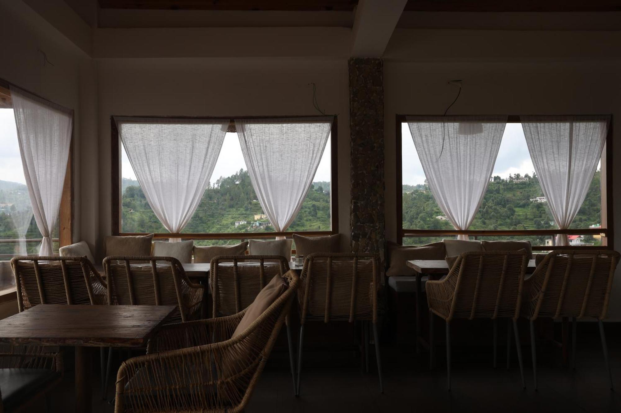Exstasy Stays - Bathtub Rooms & Cafe - Your Romantic & Cozy Getaway - Thhpsociety - Mukteshwar Kültér fotó