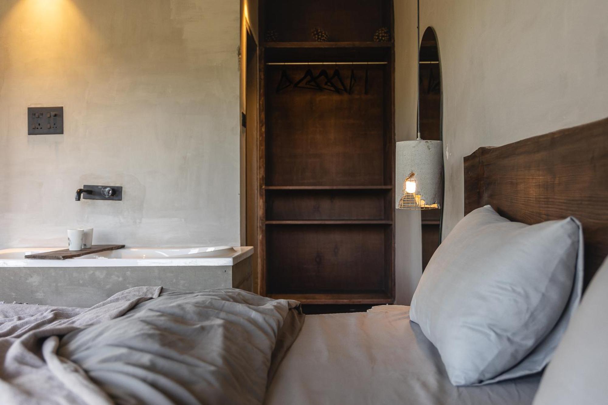 Exstasy Stays - Bathtub Rooms & Cafe - Your Romantic & Cozy Getaway - Thhpsociety - Mukteshwar Kültér fotó