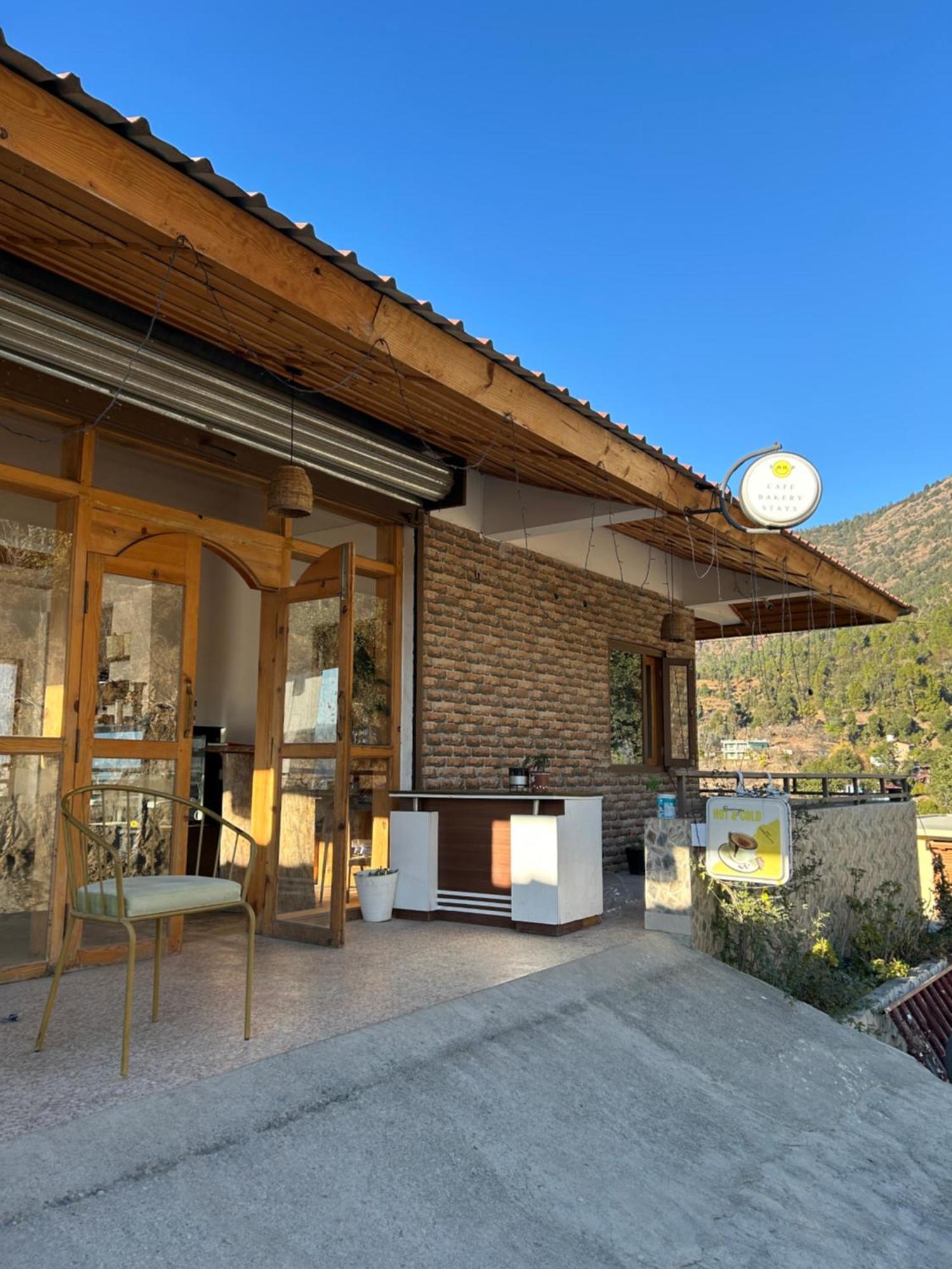 Exstasy Stays - Bathtub Rooms & Cafe - Your Romantic & Cozy Getaway - Thhpsociety - Mukteshwar Kültér fotó