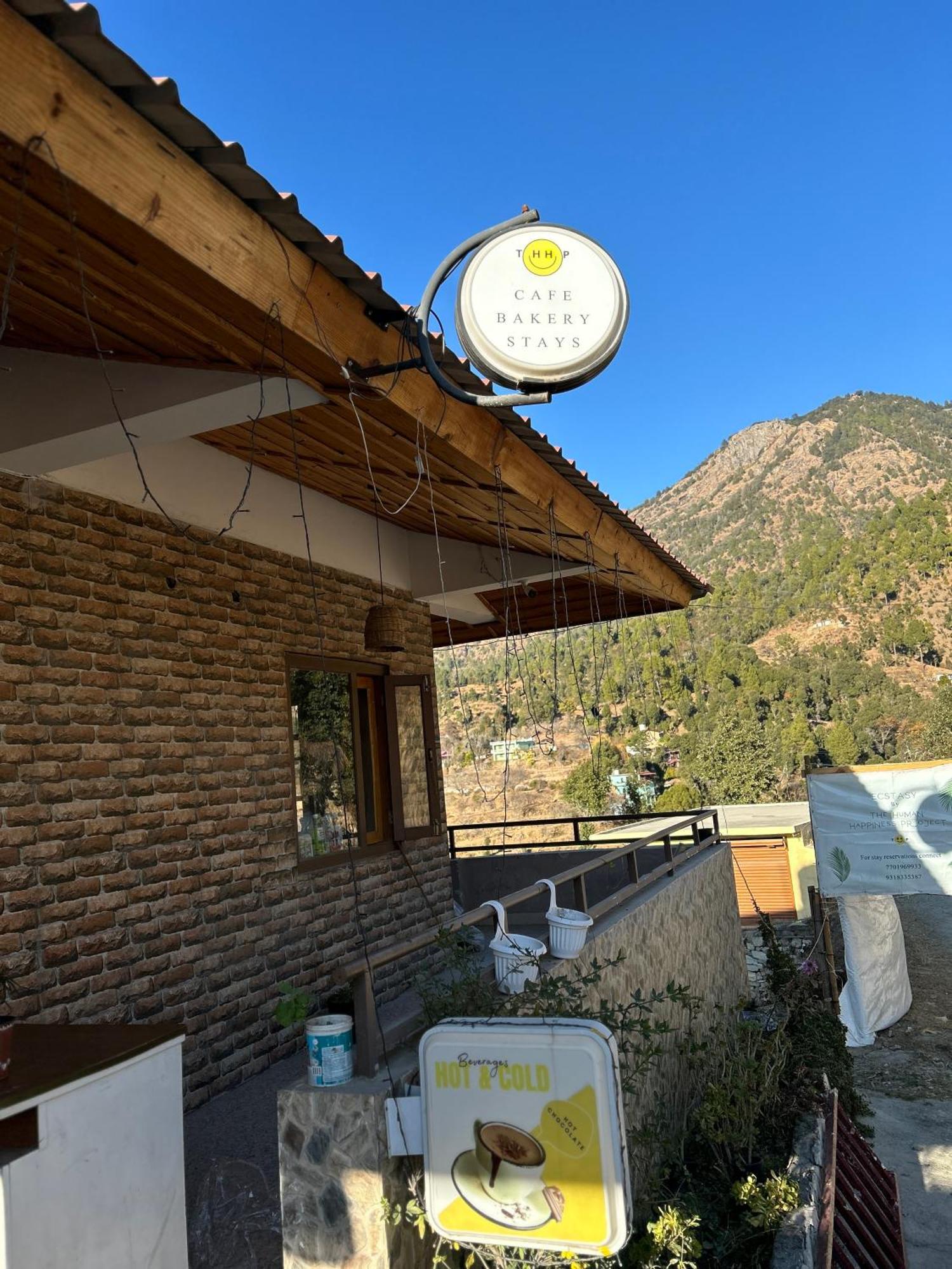 Exstasy Stays - Bathtub Rooms & Cafe - Your Romantic & Cozy Getaway - Thhpsociety - Mukteshwar Kültér fotó
