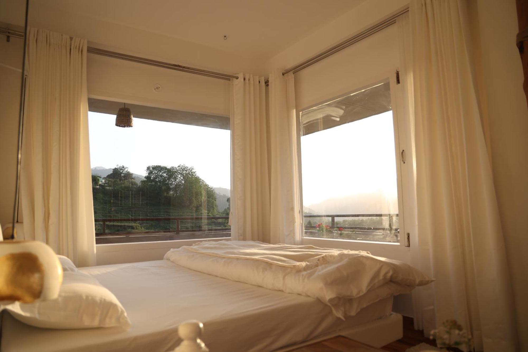Exstasy Stays - Bathtub Rooms & Cafe - Your Romantic & Cozy Getaway - Thhpsociety - Mukteshwar Kültér fotó