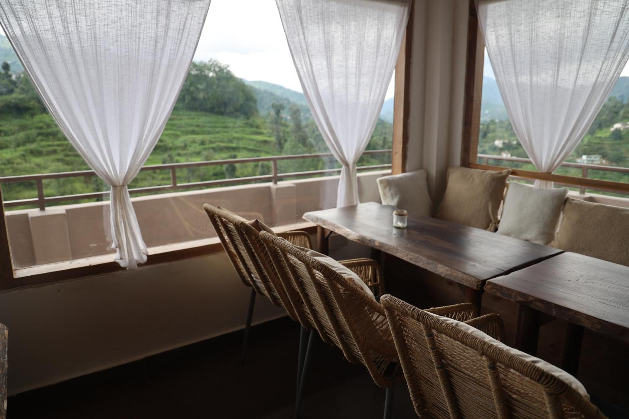 Exstasy Stays - Bathtub Rooms & Cafe - Your Romantic & Cozy Getaway - Thhpsociety - Mukteshwar Kültér fotó