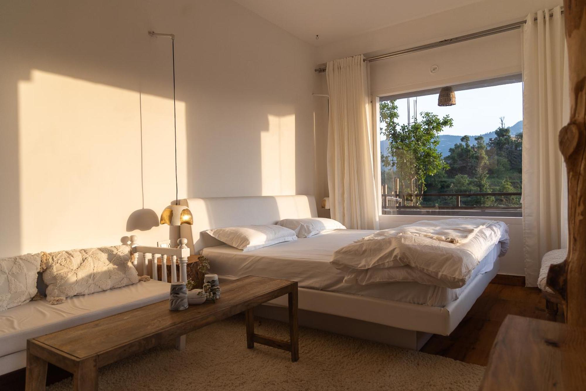 Exstasy Stays - Bathtub Rooms & Cafe - Your Romantic & Cozy Getaway - Thhpsociety - Mukteshwar Kültér fotó