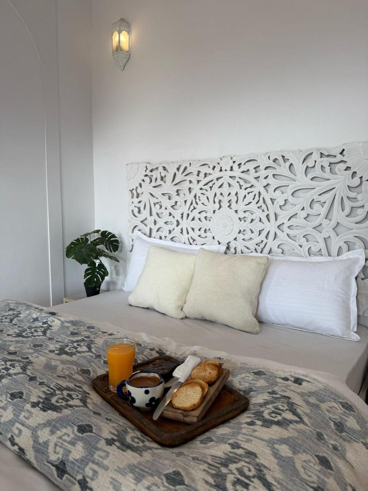 Exstasy Stays - Bathtub Rooms & Cafe - Your Romantic & Cozy Getaway - Thhpsociety - Mukteshwar Kültér fotó